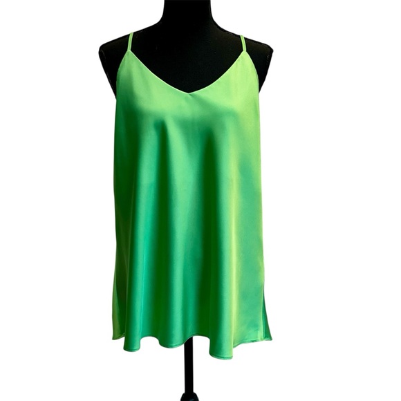 Suzy Shier Green Satin effect camisole Top blouse spaghetti strap V-neck Sz XL - Picture 1 of 10